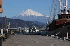 清水港からの富士山
