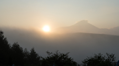 霧ヶ峰の朝日