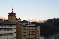 朝の雪山
