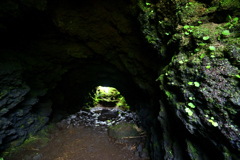 水の鳴るトンネル
