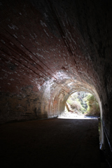 ９