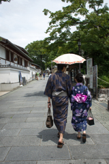 あいあい傘の二人