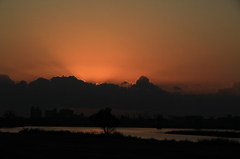 雲の裏に潜む太陽