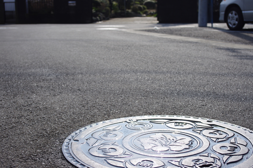雨のちマンホール