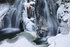 雪彩明神滝　２