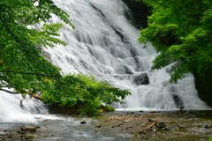 緑彩湯滝