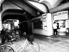 大阪の駅の一角