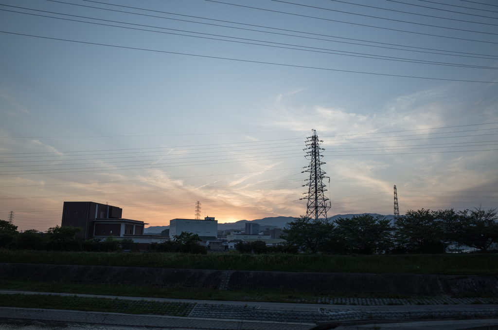 町の夕日