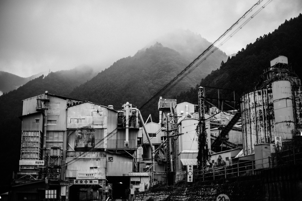奥多摩 山と工場