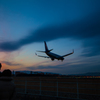 夕暮れとジェット機