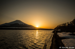 【富士の夕暮れ時に】