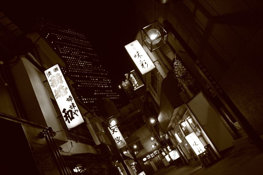 【池袋の裏路地】