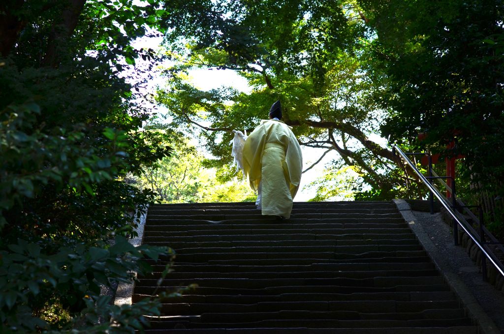 神主が向かう