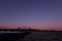 沈み行く月