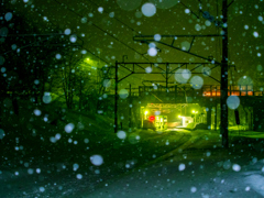 雪降る駅