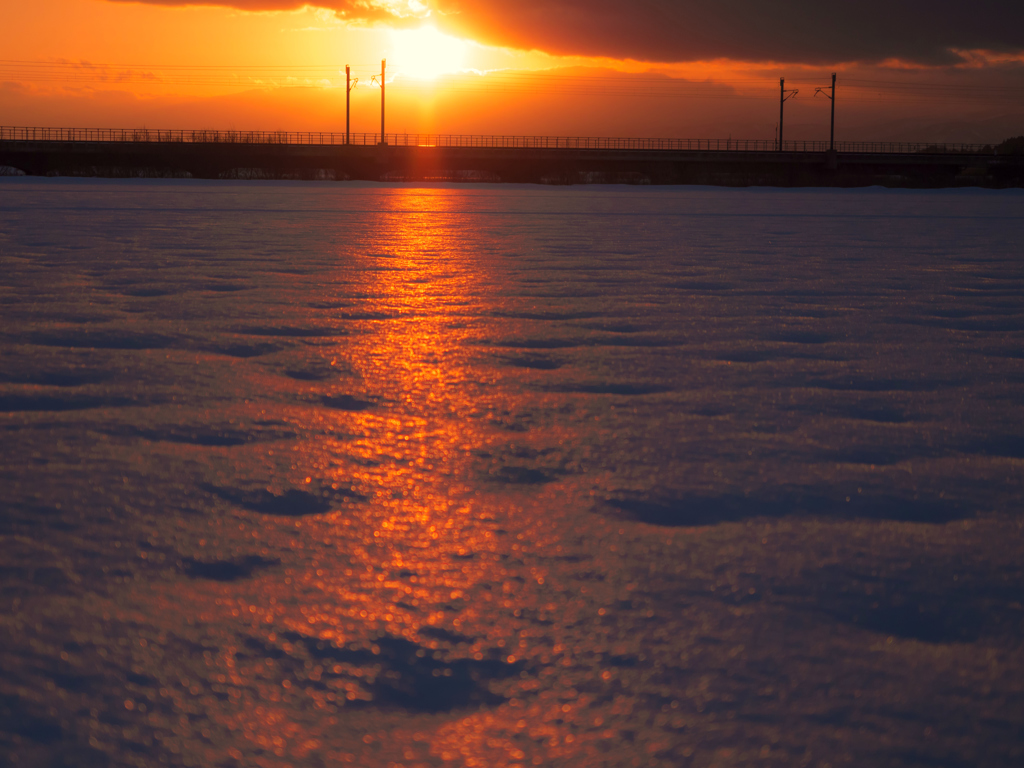 雪原の夕焼け