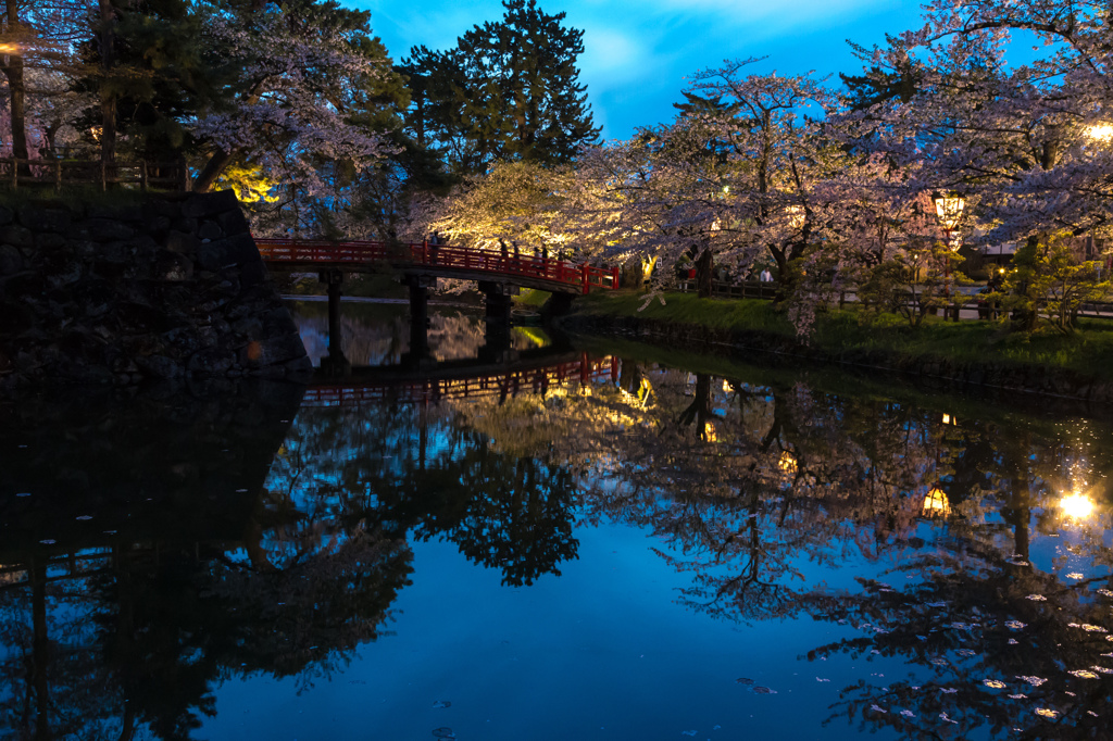 日暮れの鷹丘橋