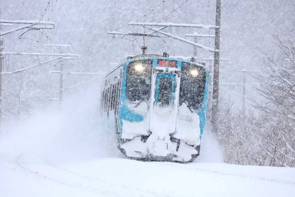 止まぬ雪 IV
