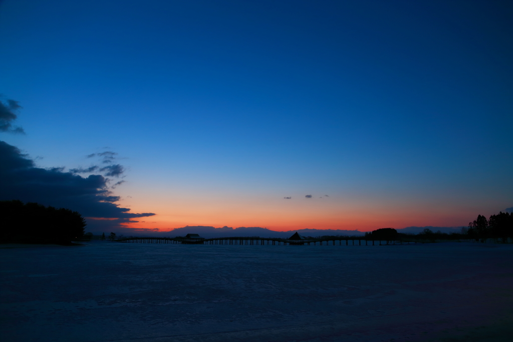 鶴の舞橋の夜明け前