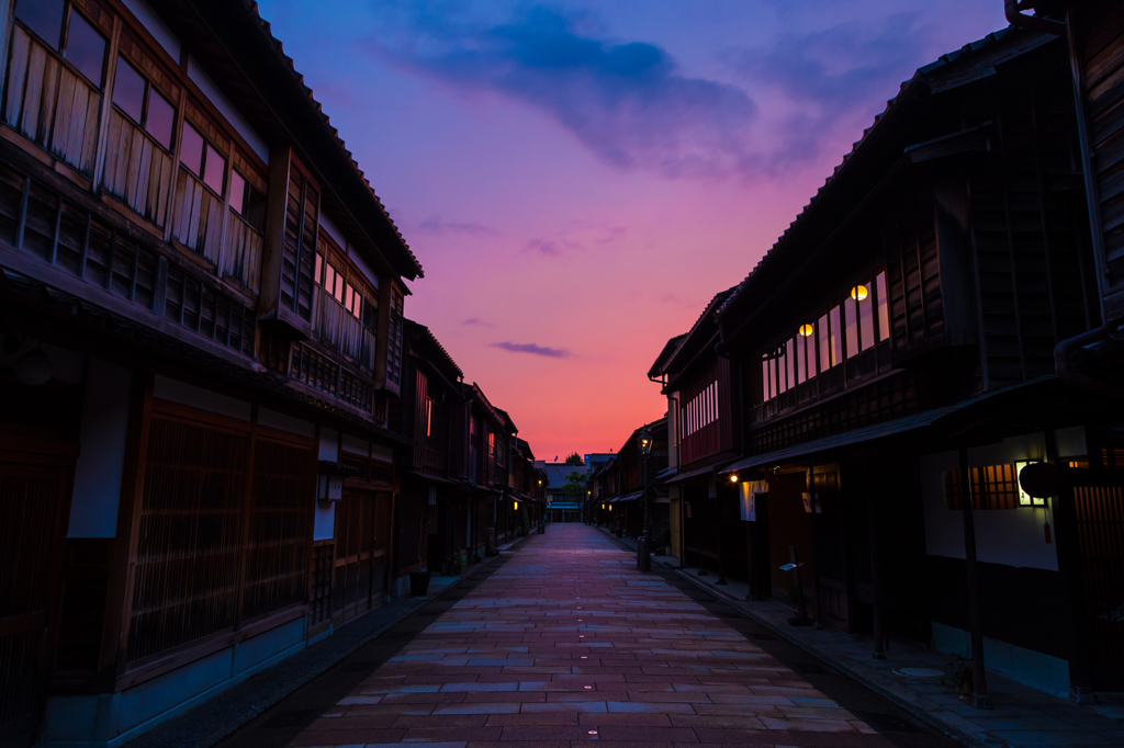 夕景のひがし茶屋