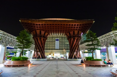 夜の現代・金沢駅
