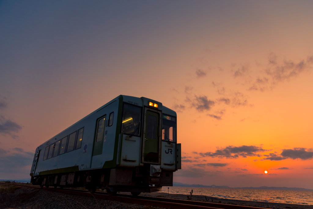 夕日とネコバス