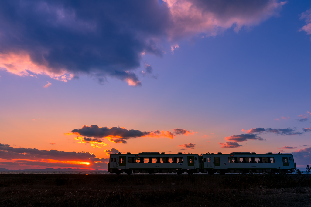 雲間の夕陽
