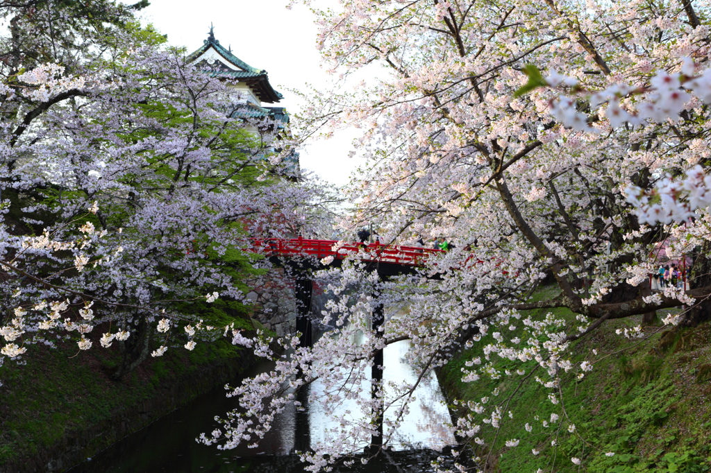 下乗橋と弘前城