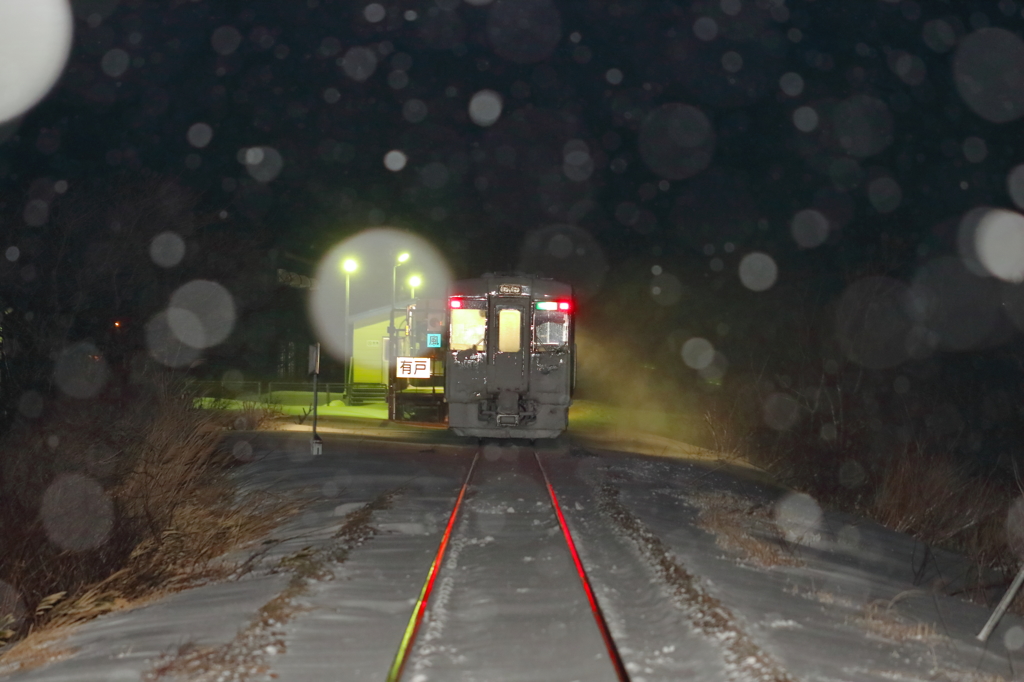 雪降る駅へ