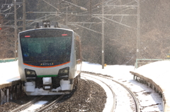 煌く雪の中へ