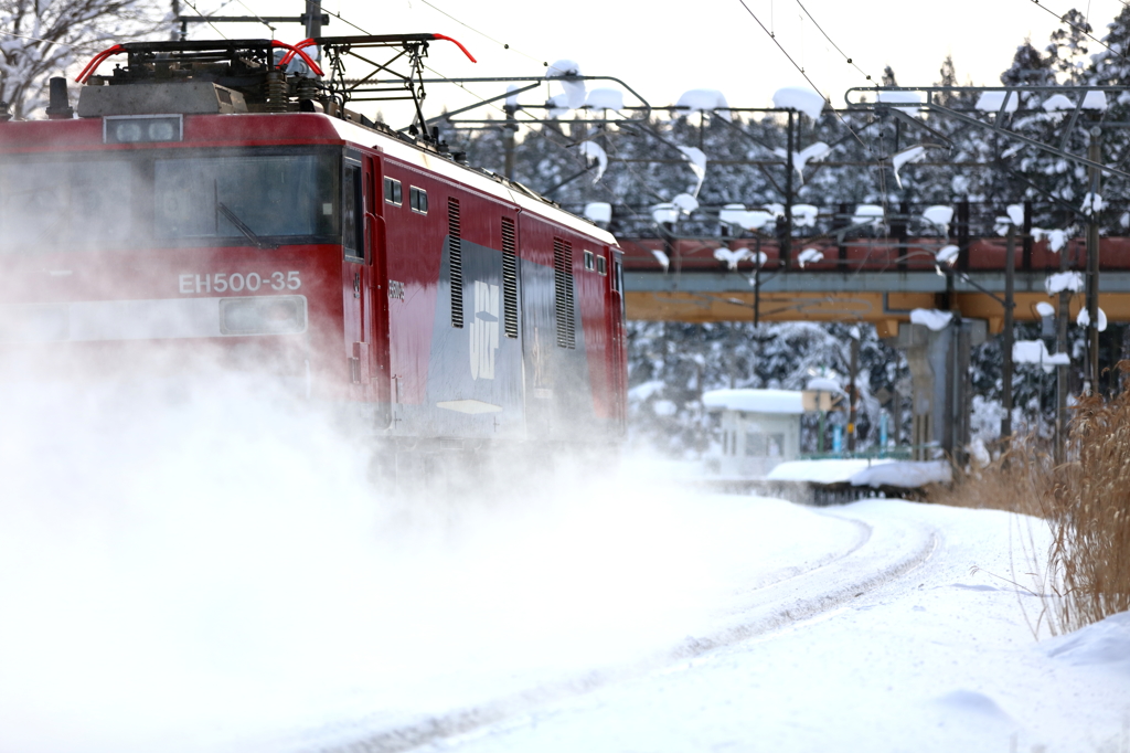 雪煙を残して