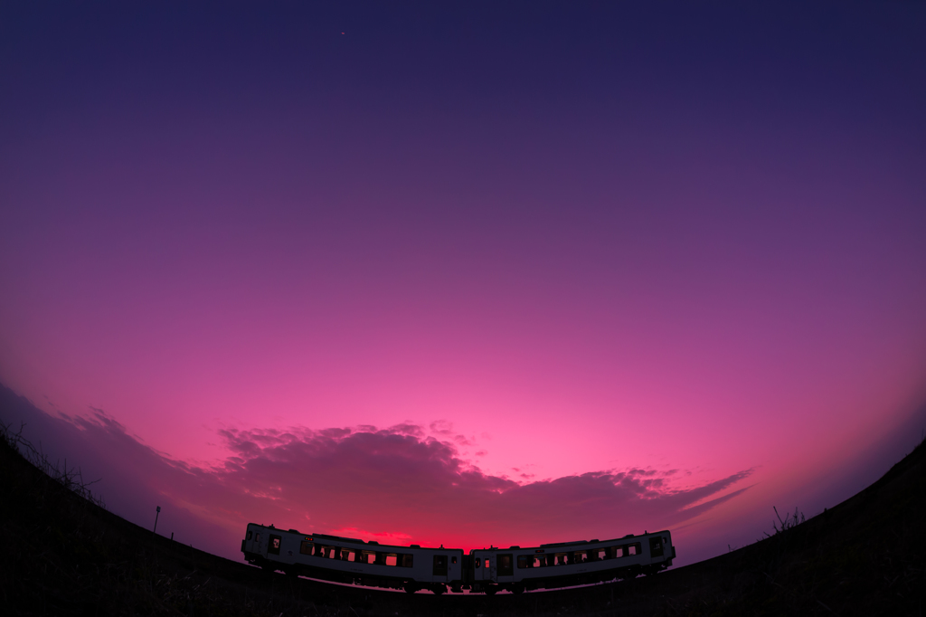 強風の夕暮れ