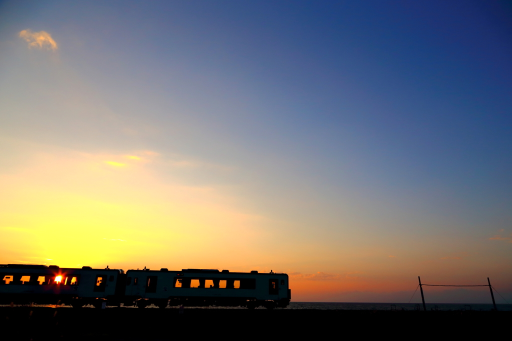 車窓の夕日