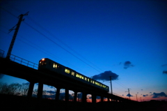 マジックアワーの青い森鉄道
