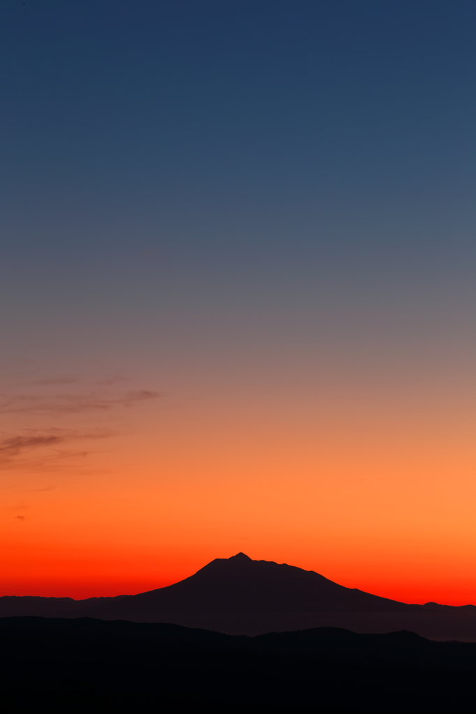 夕暮れの霊峰