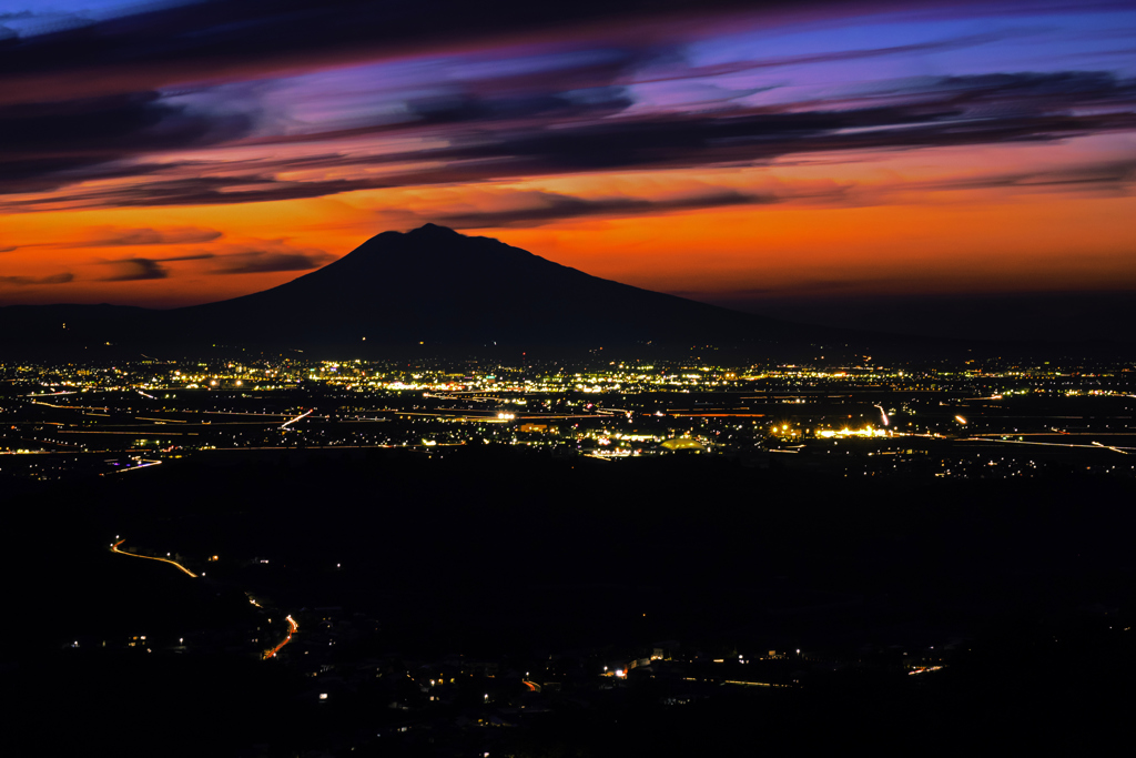 夜が始まる