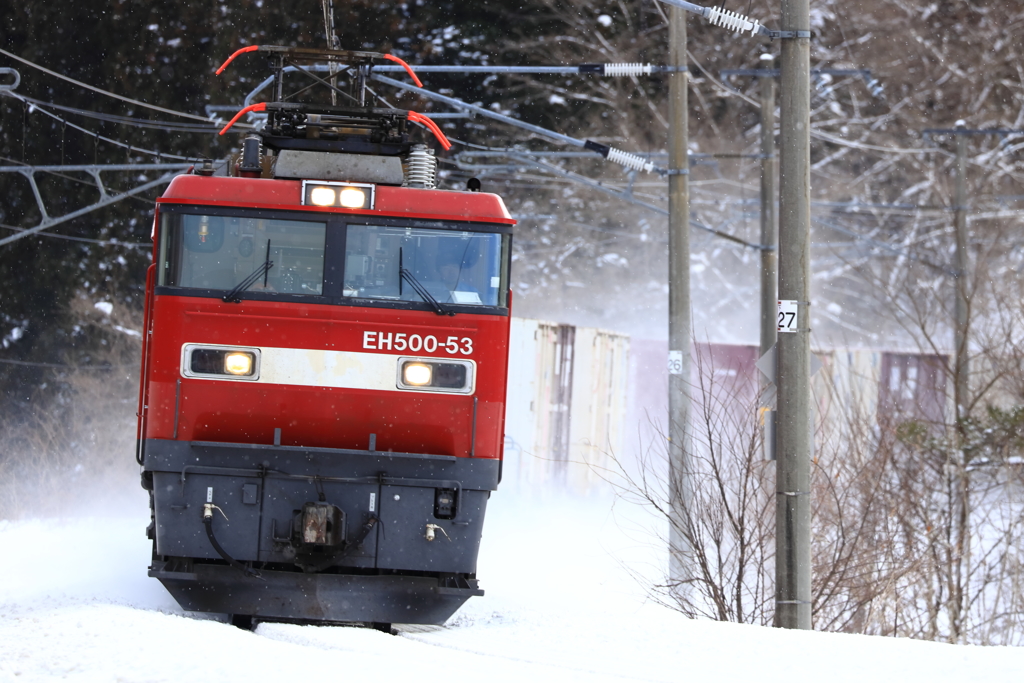 雪煙少なめ