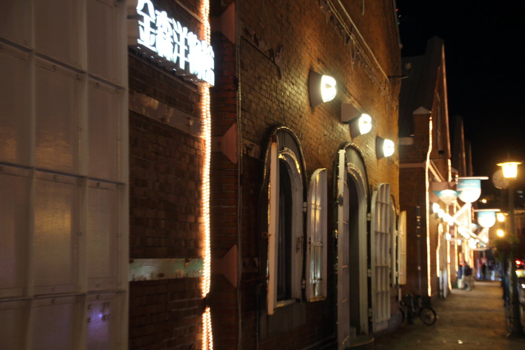 夜の函館赤レンガ倉庫