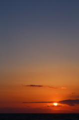 休日の夕日 V