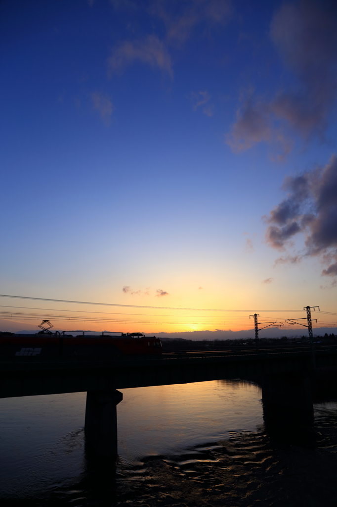 夕日に向かって