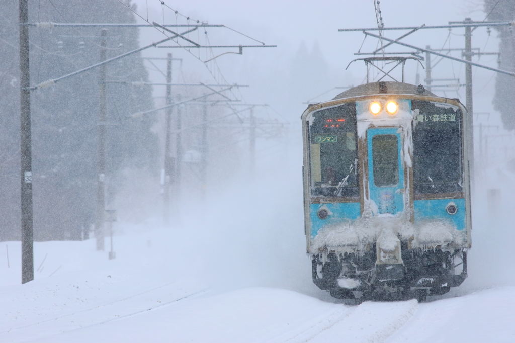 雪降る中 I
