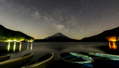 雪山に昇る夏の宙