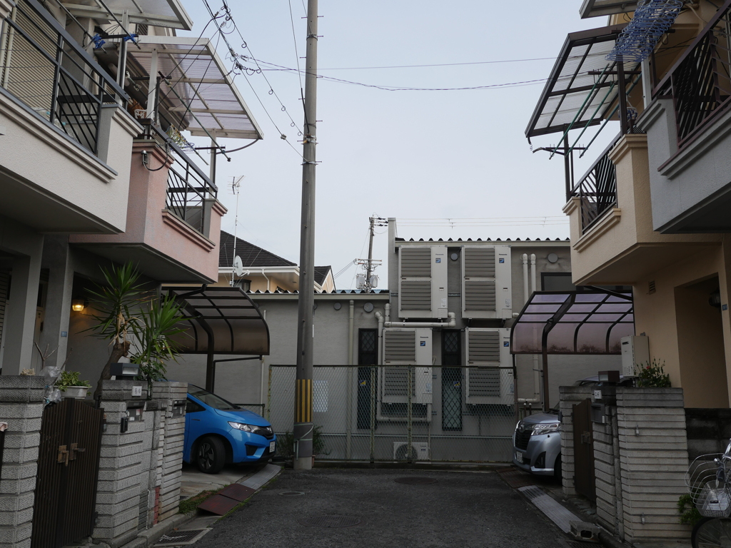 玄関の前