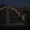 夜の歩道橋