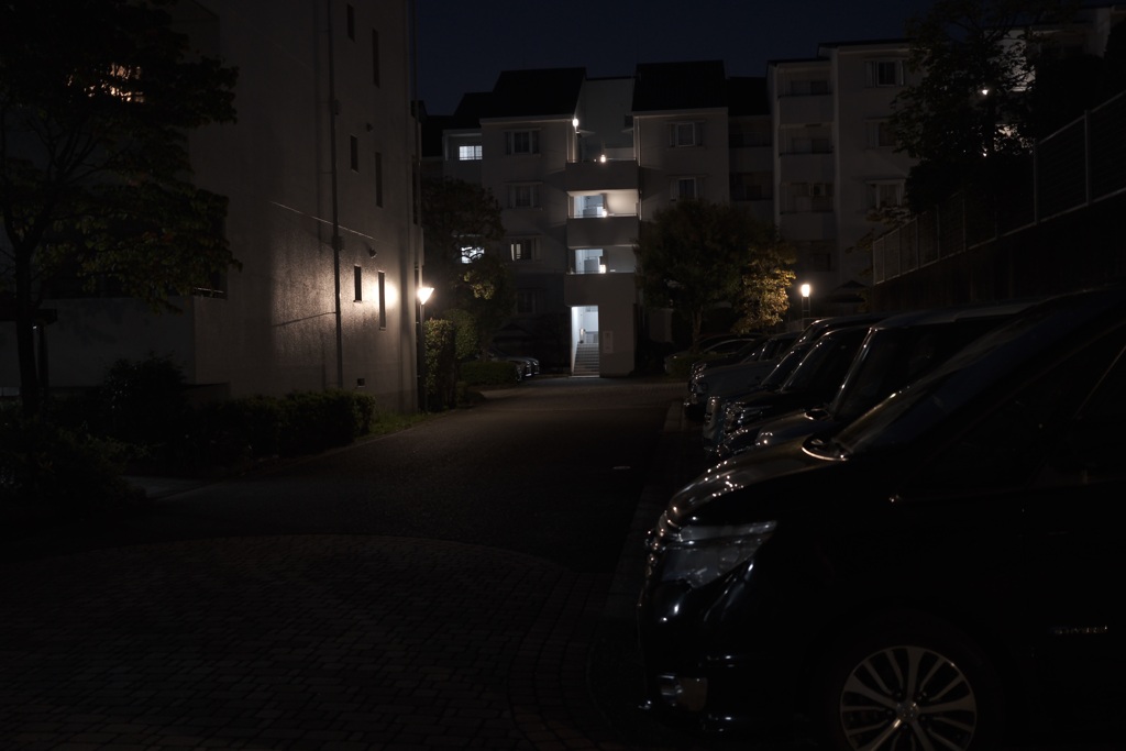 夜の駐車場