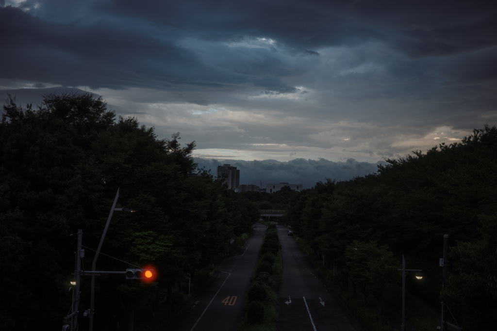 暗い夜明け