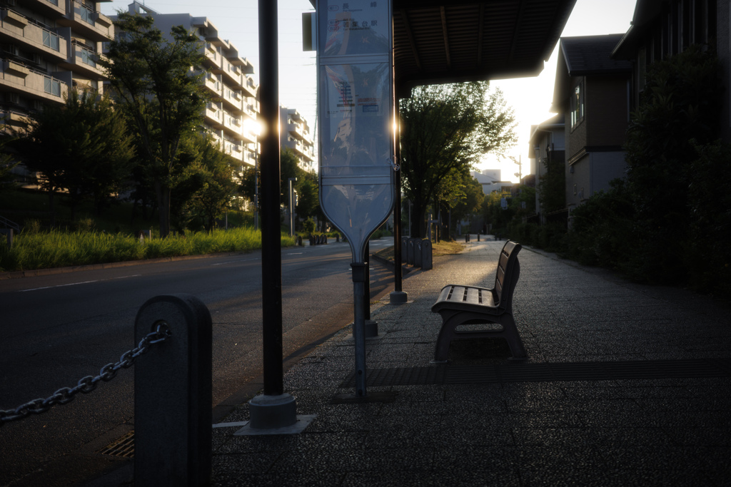 バス停の朝