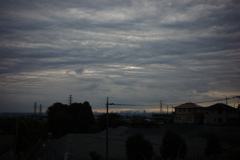雲の隙間から