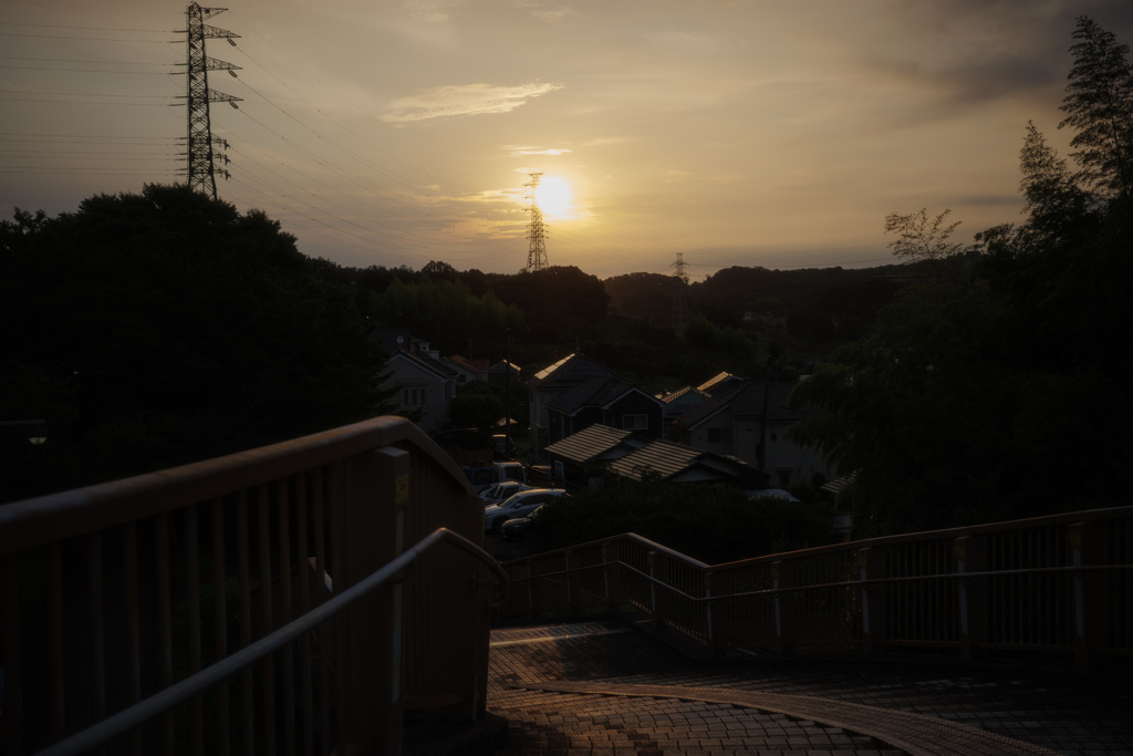 朝日が当たる家