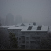 窓の外は雪
